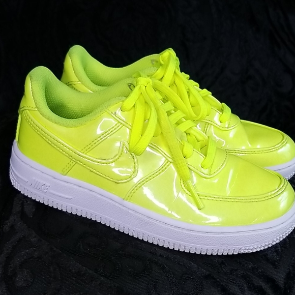 air force 1 lv8 lime green